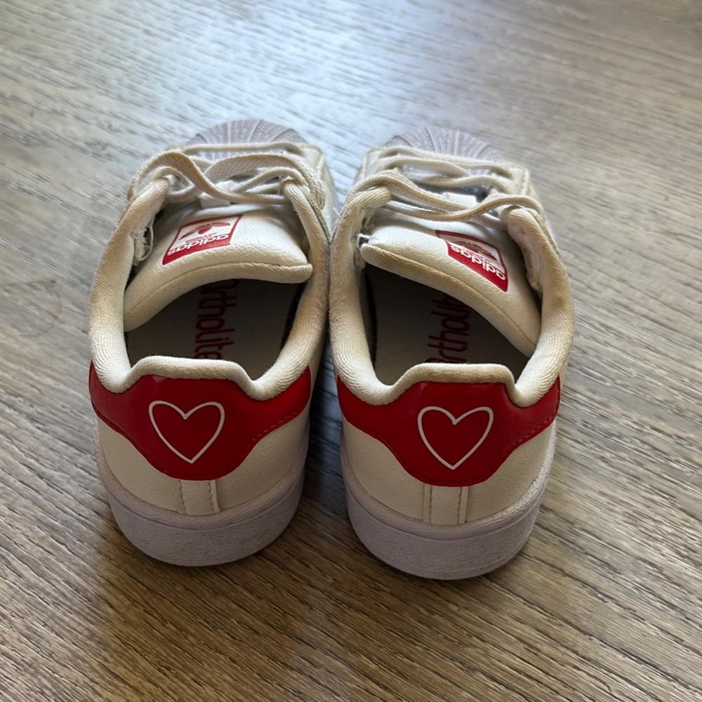 Adidas Cream Sneakers Classic Shell Toe Design - Picture 2 of 4